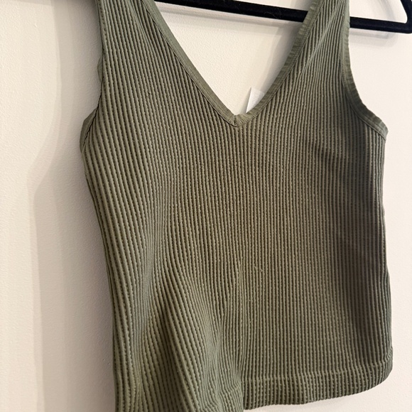 Cropped ribbed v-neck tank - Army green - medium - Picture 1 of 2